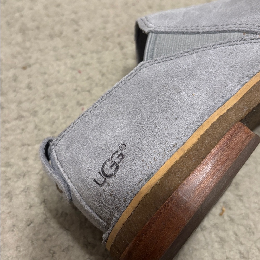 UGG Suede Grey Size 6.5 Loafer - Picture 10 of 13